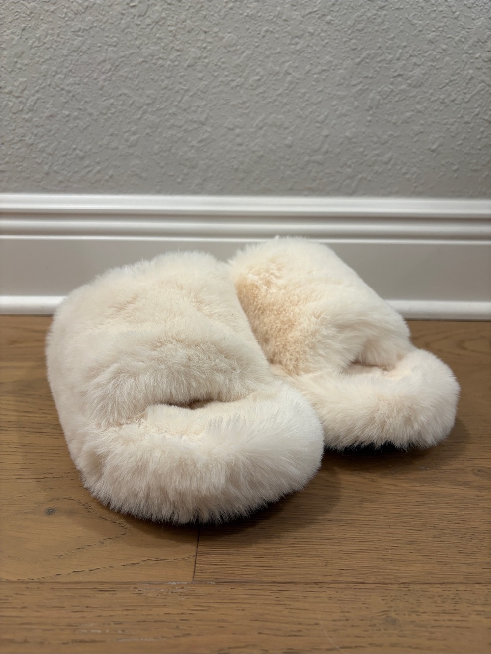 Plush Cream Fuzzy Slide Slippers